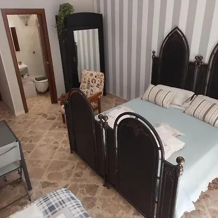 فندق مبيت وإفطار Tilde تْشيفالو