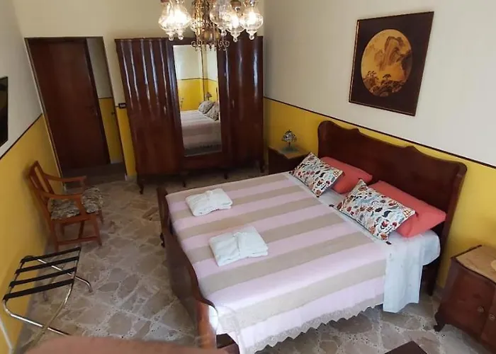 فندق مبيت وإفطار Tilde تْشيفالو