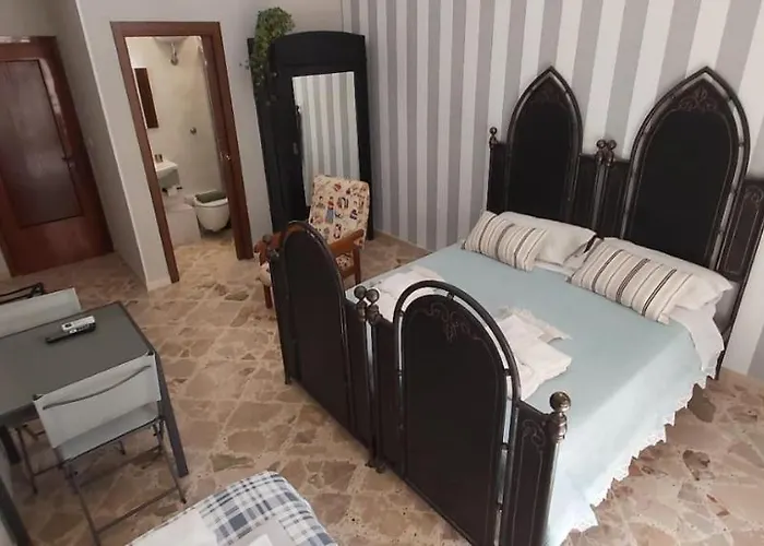 فندق مبيت وإفطار Tilde تْشيفالو